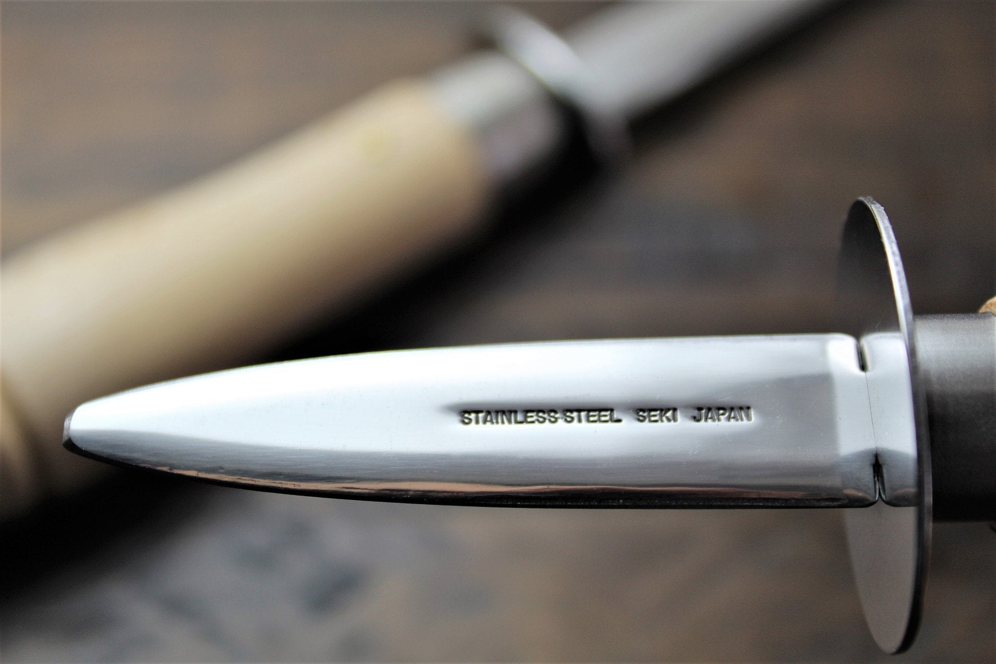 Accessories - Oyster Shucker / Opener With Wooden Handle