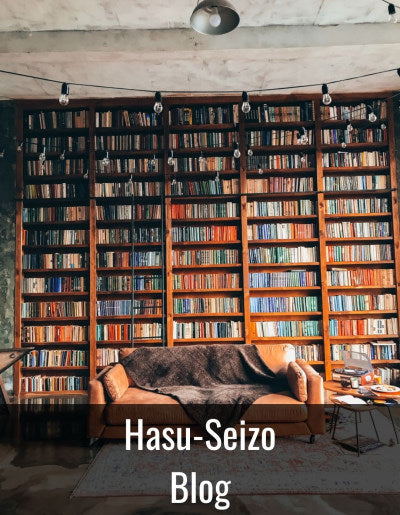 Hasu-Seizo Knife Blog - Library with Couch