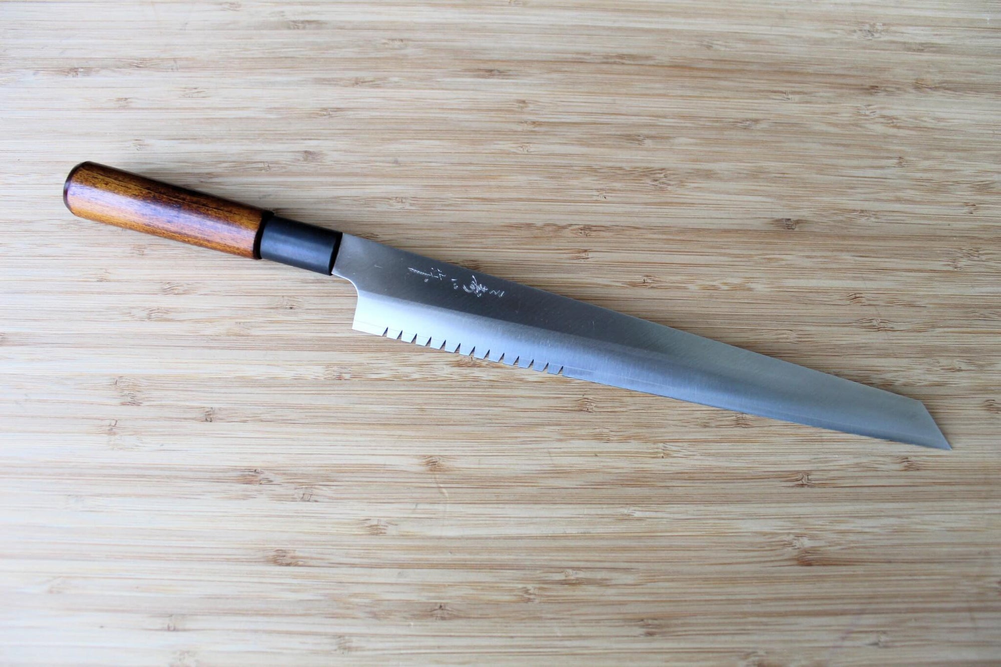 Misuzu Hamono Bread VG-10 Stainless Steel 240 mm / 9.4" Urushi Lacquer Magnolia Handle