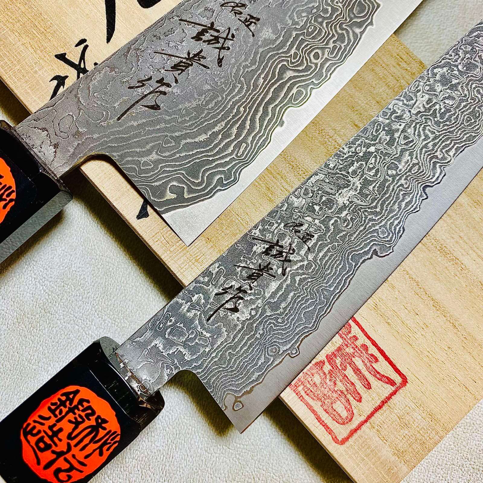 Shigeki_Tanaka_Gyuto_and_Petty_on_wooden_box_1600_x_1600_optimized