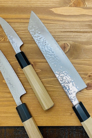Hinomaru Collection Sekizo Japan Quality Stainless Steel Santoku Multi  Purpose Chefs Knife 11.75 Itamae Sushi Chef Knife With Wooden Handle Made  In Japan (Hammered Blade) : : Home