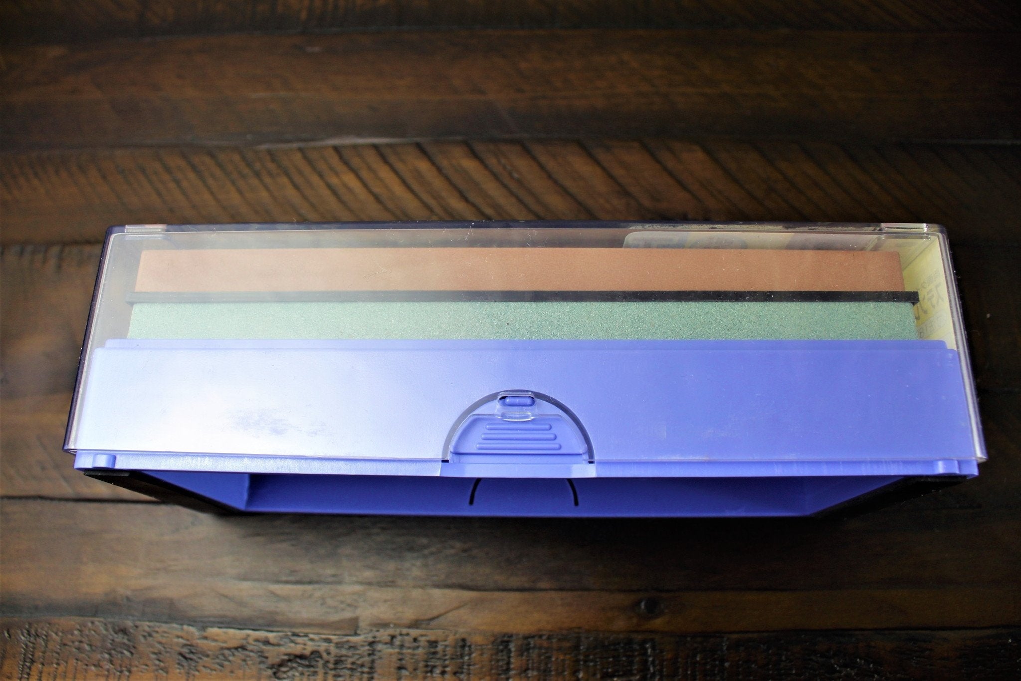 Double sided Japanese Whetstone (Toishi) with Base - Combination Grit 220 and 800-Hasu-Seizo
