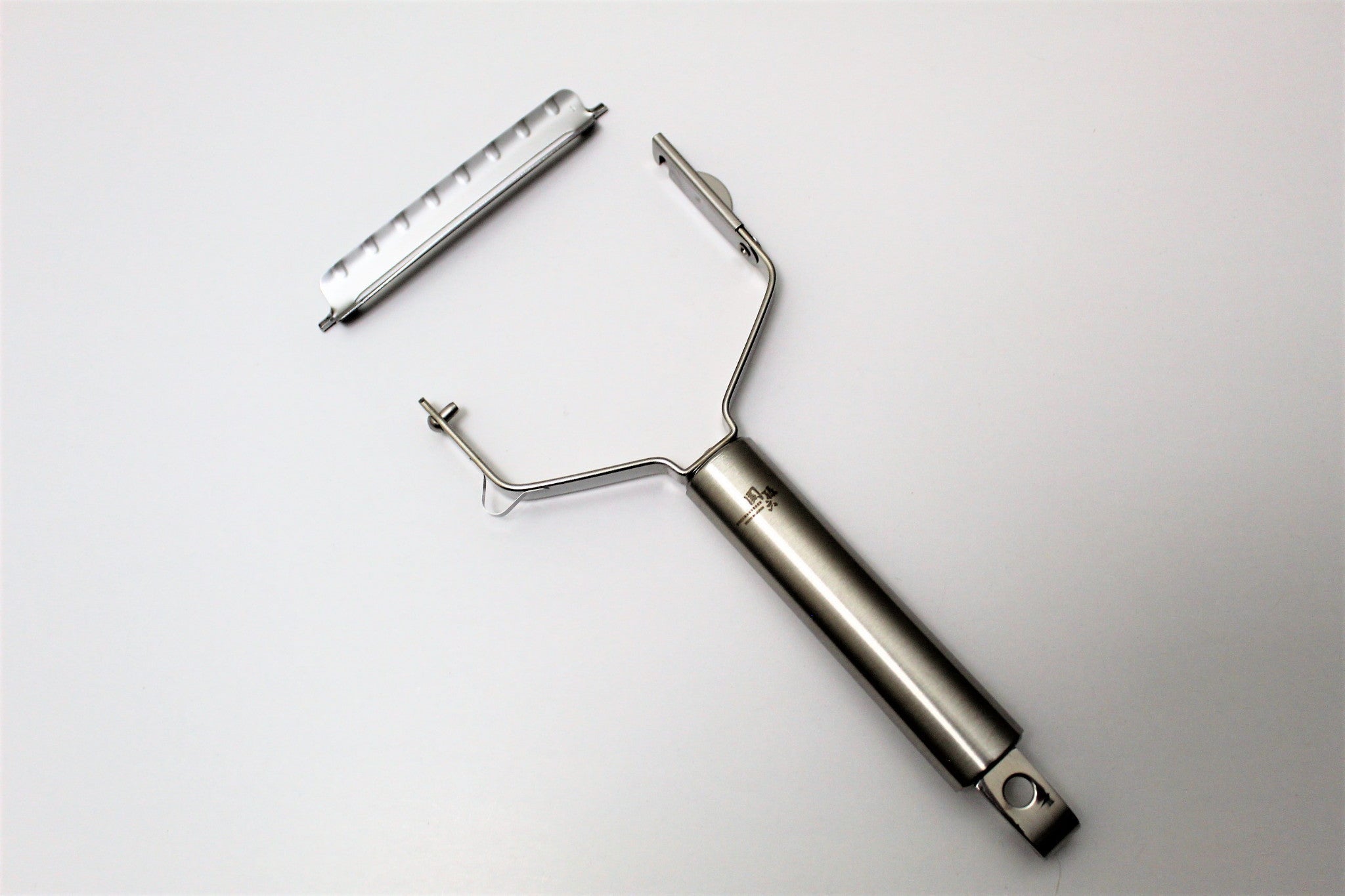 Food Peelers & Corers - Kai Seki Magoroku Wide Stainless Steel Peeler (Slice & Julienne Set) DH-3301