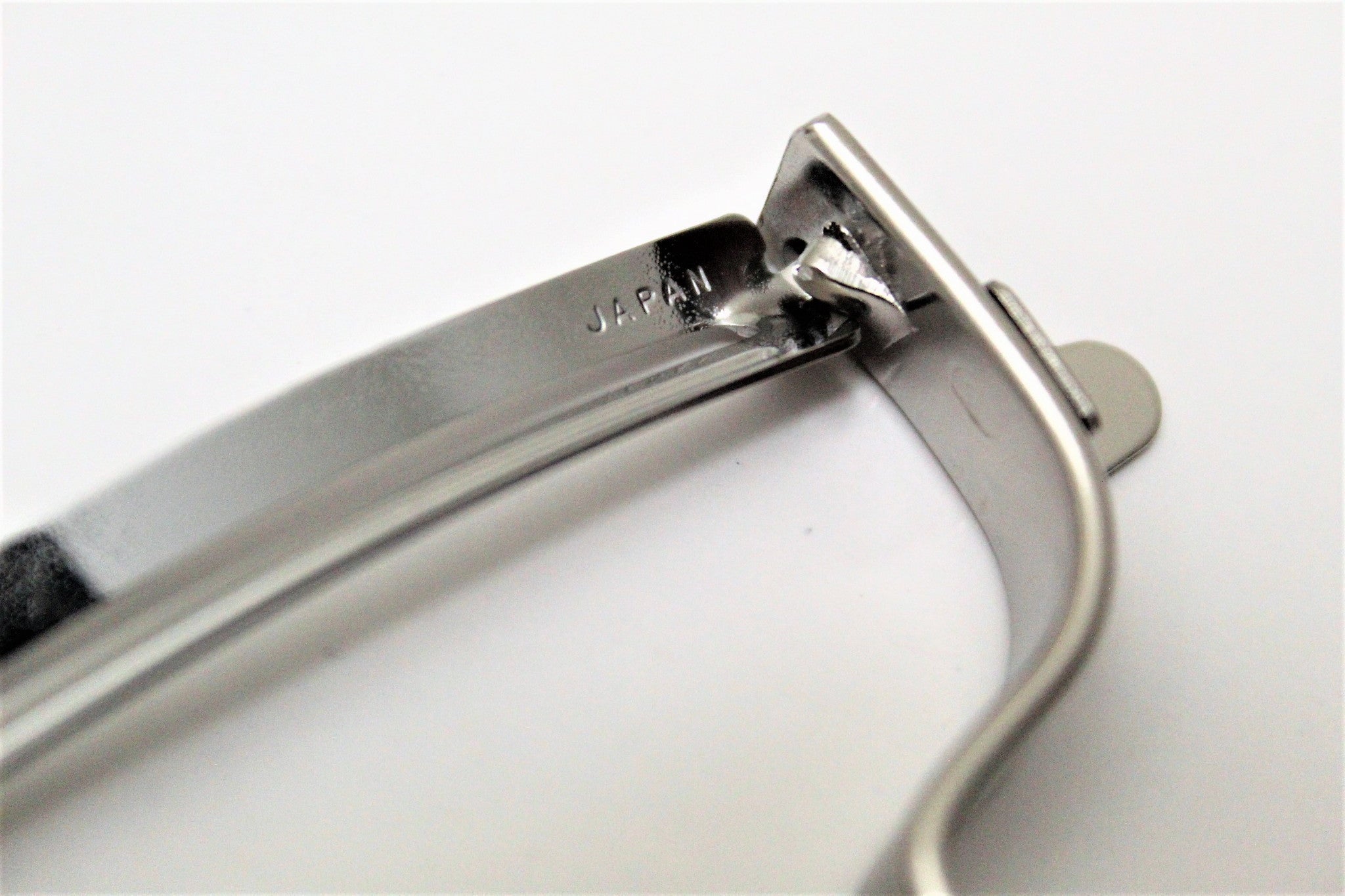 Food Peelers & Corers - Stainless Steel Curved Peeler ACP-695
