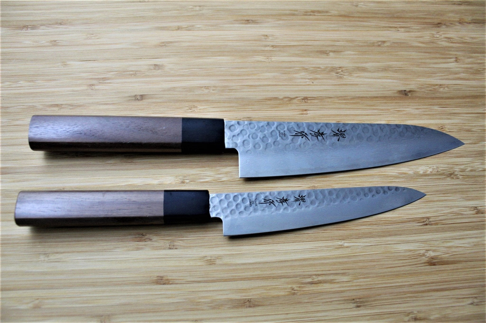 SAKUTO (作東) Japanese Damascus Steel Kitchen Knife Set With Blue