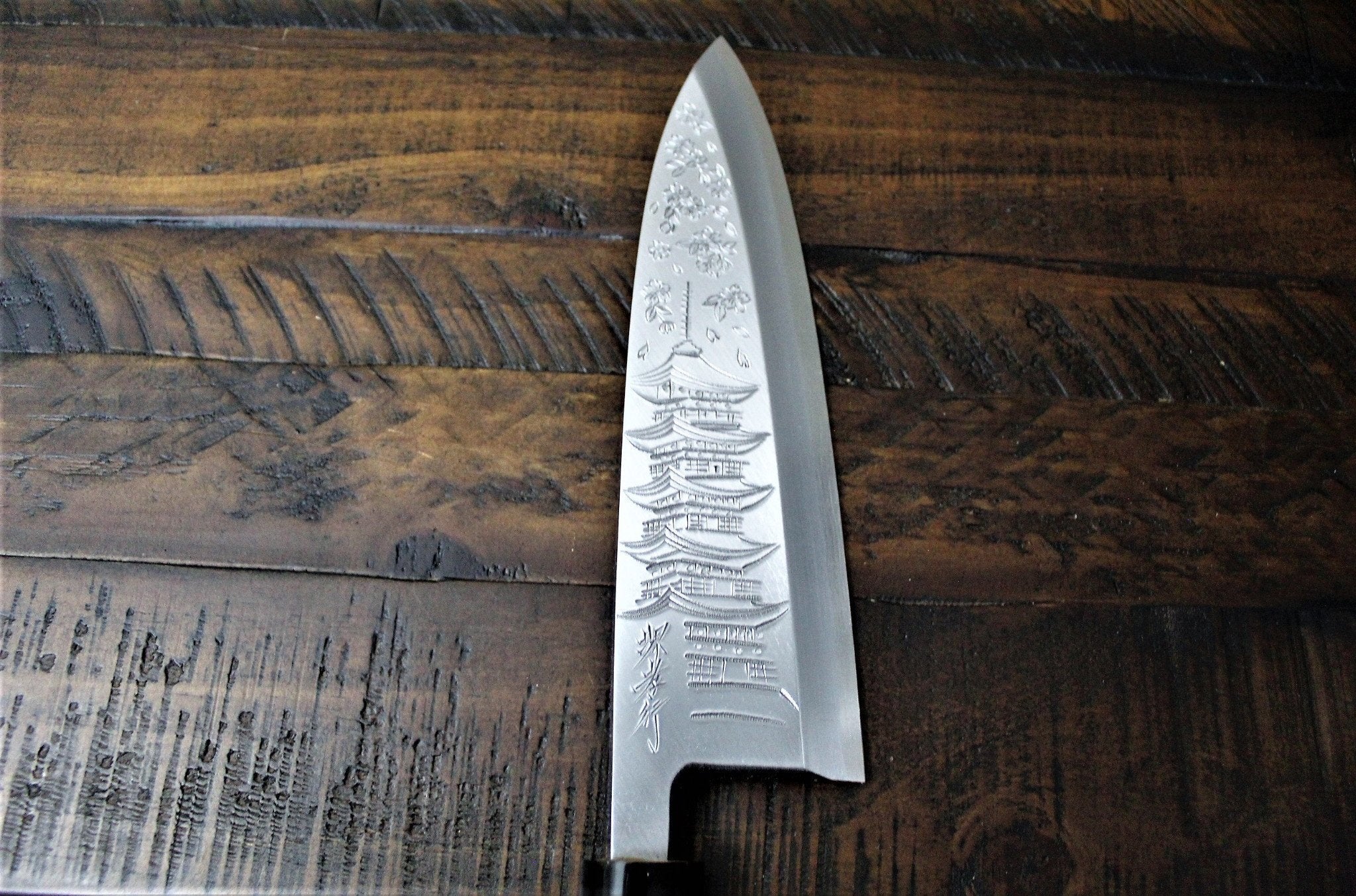 Kitchen Knives - Sakai Takayuki Pre Order Purchase Custom Order Decorative Deba Knife With Buffalo Horn Handle White Steel 210mm (8.3")