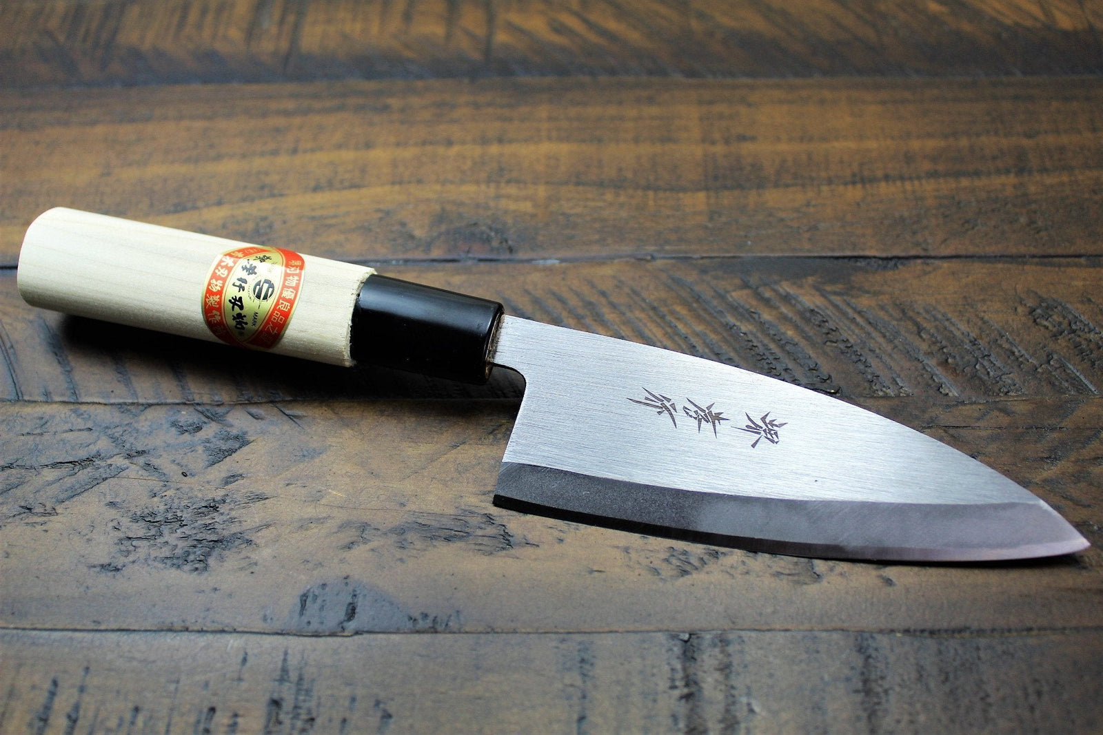 https://hasuseizo.com/cdn/shop/files/kitchen-knives-sakai-takayuki-small-deba-knife-ajikiri-120mm-4-7-1_d54149e4-3509-47fb-a308-4d46fb18dcd1_1600x.jpg?v=1698699385