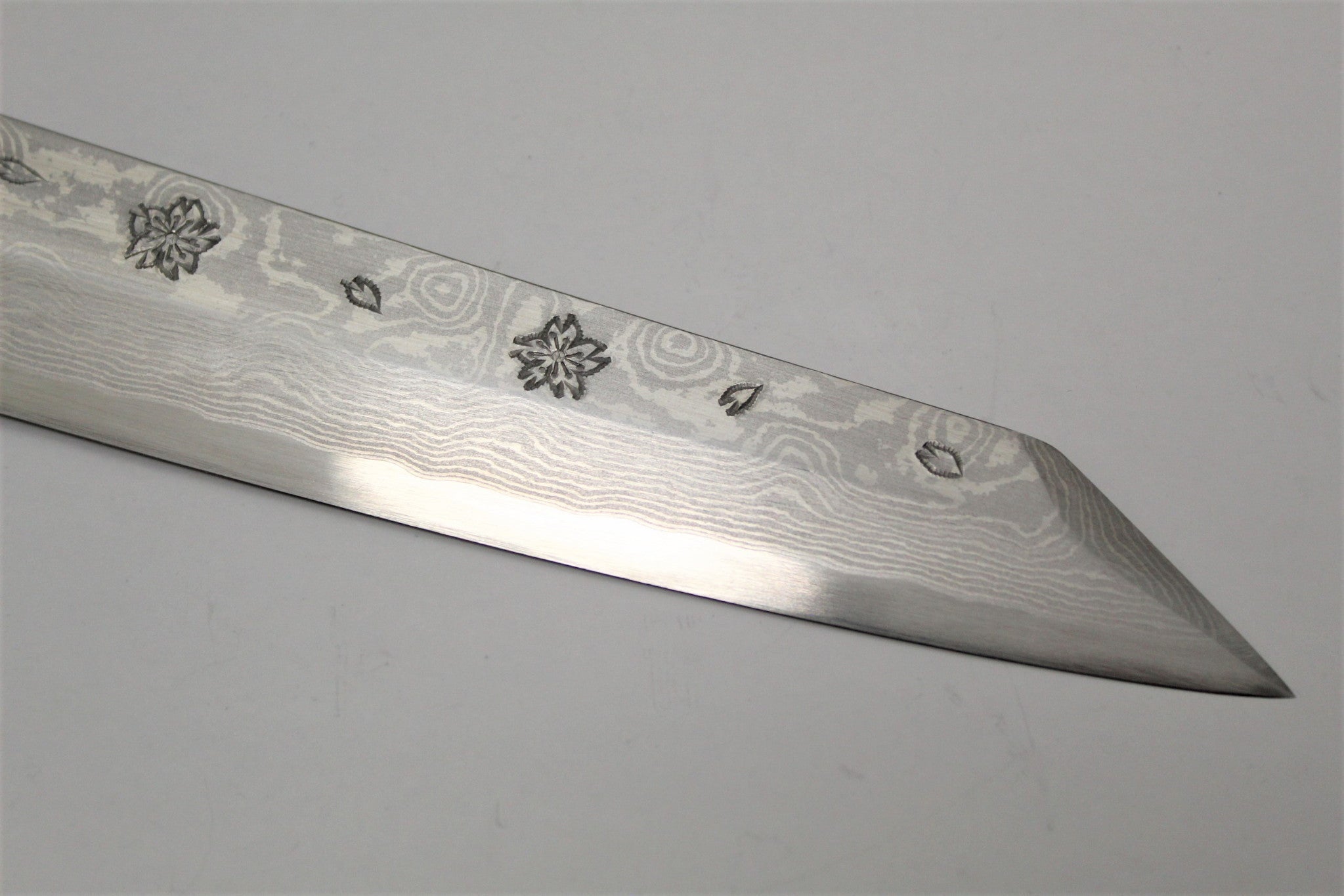 Kitchen Knives - Sakura Hanafubuki Hien Kengata Yanagiba Slicer With Saya 270mm (10.6") - Ginsan Stainless Steel - Hand Etched