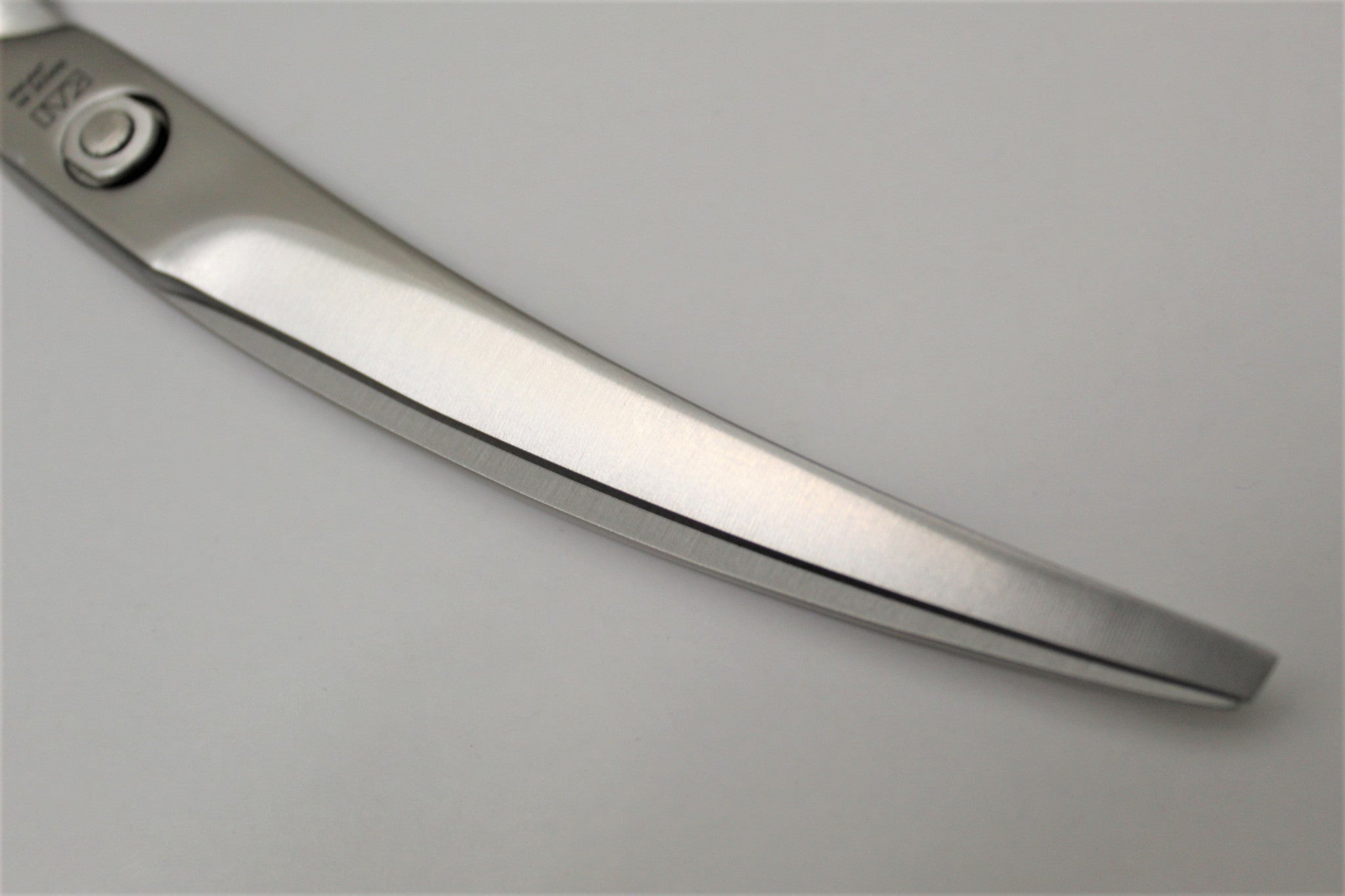 Kai DH-3346: 8 3/4-inch Curved Kitchen Shears - KAI Scissors