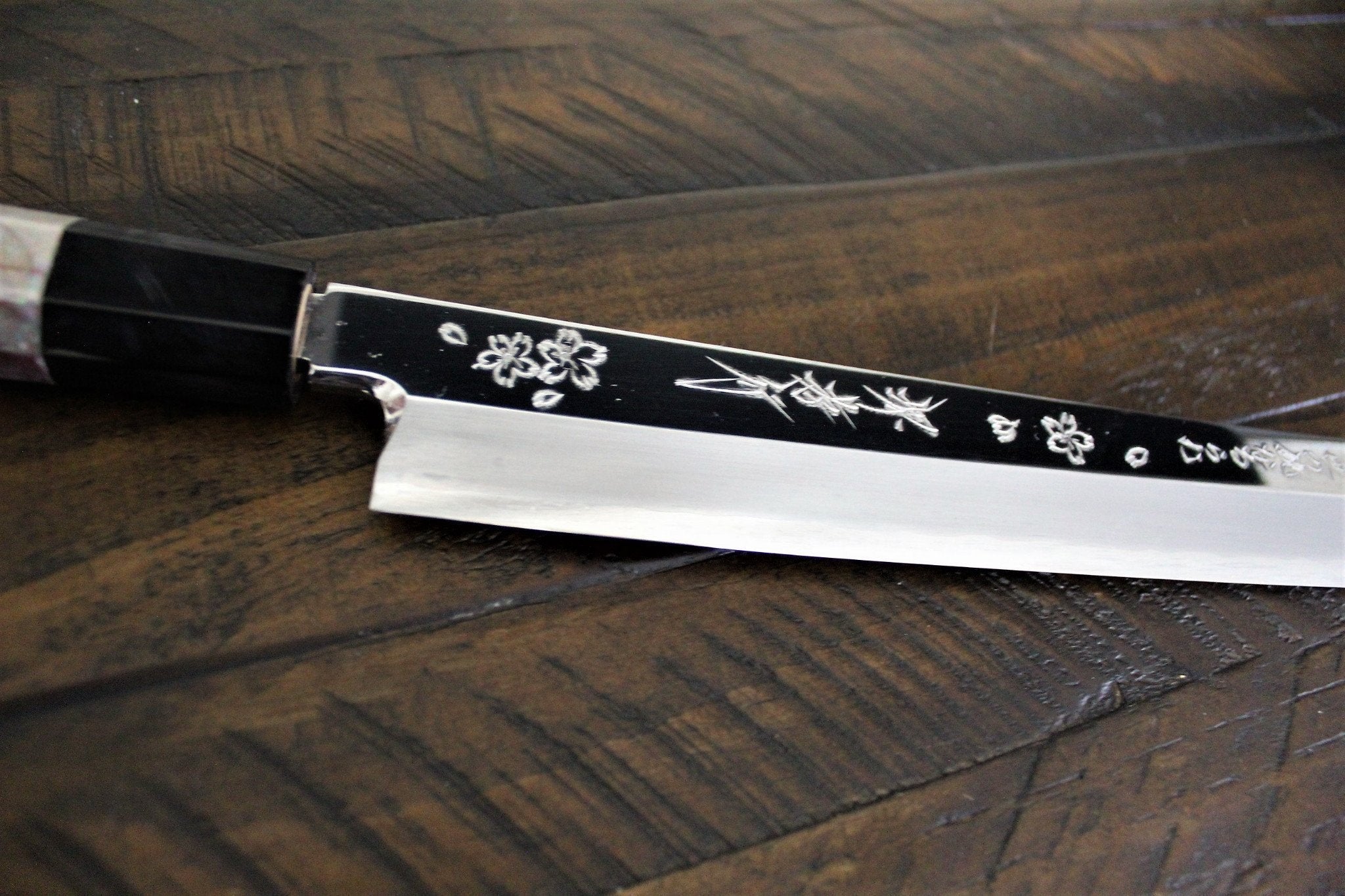 https://hasuseizo.com/cdn/shop/files/knife-sakai-takayuki-rinka-ginsan-silver-3-sakimaru-takohiki-390mm-15-4-with-decorative-handle-and-saya-cherry-blossom-engraving-slicer-3_5000x.jpg?v=1698701354